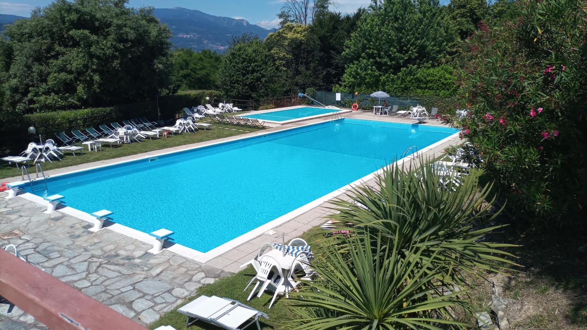 Mirasole Holiday House Leggiuno Екстериор снимка