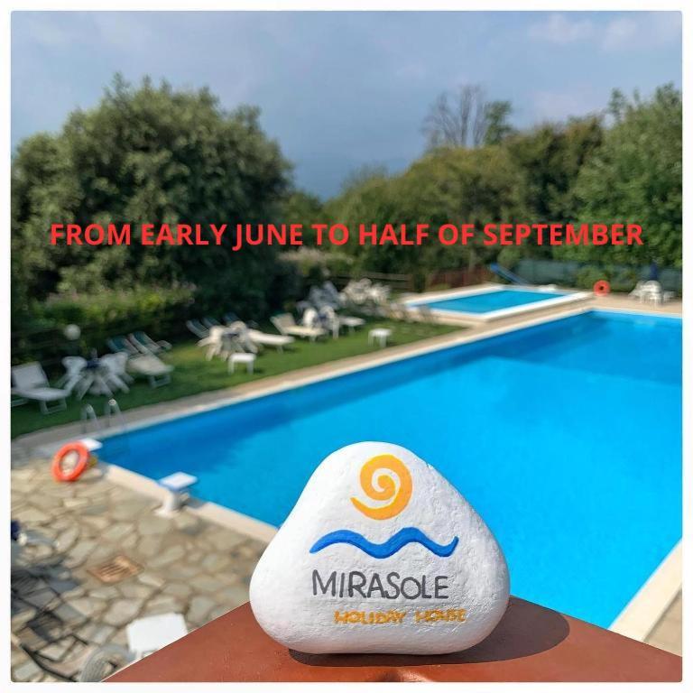 Mirasole Holiday House Leggiuno Екстериор снимка